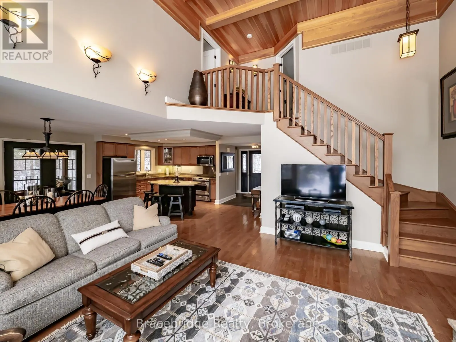 CARLING 9 W8 - 3876 MUSKOKA ROAD 118 HIGHWAY W