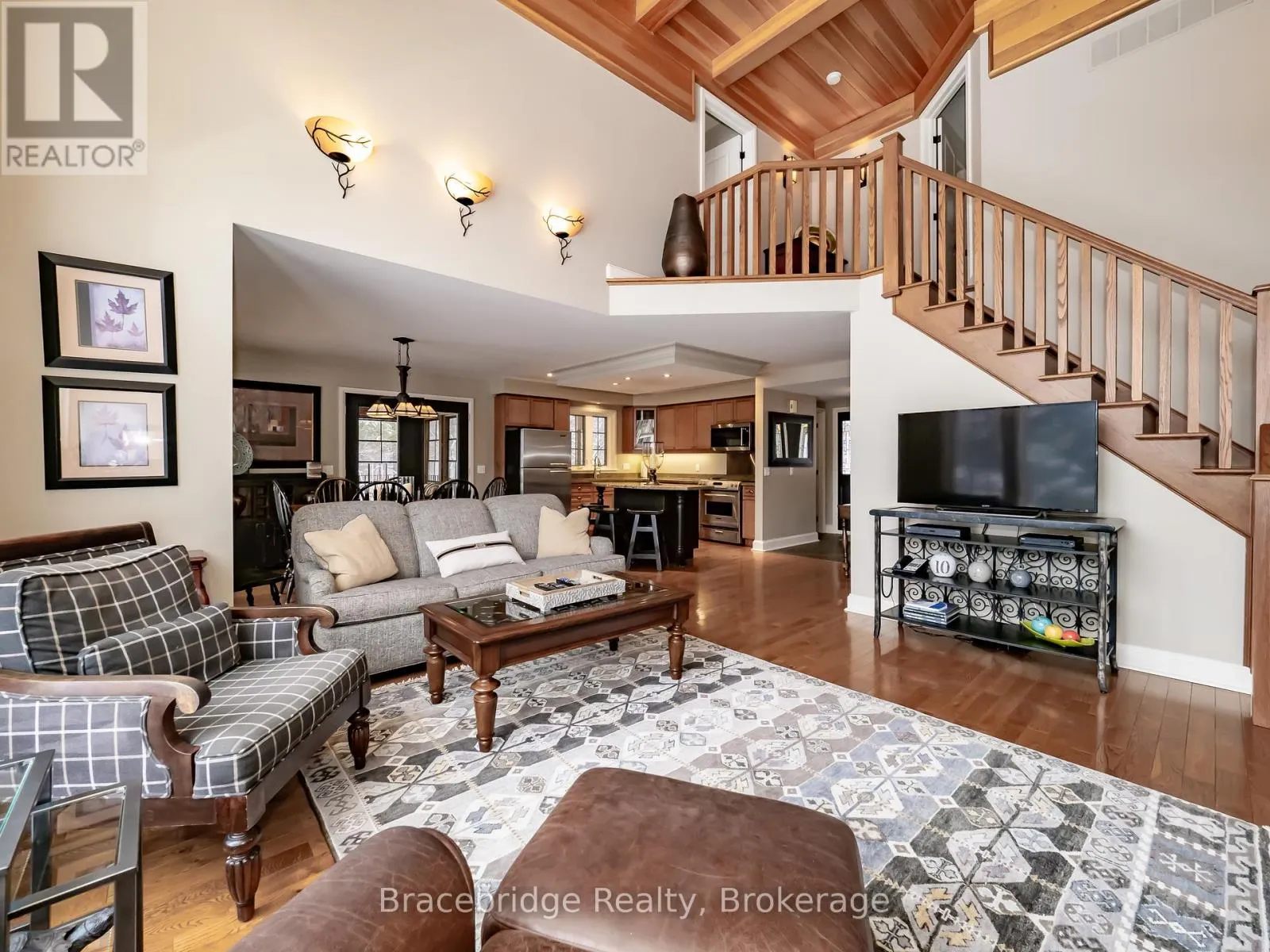 CARLING 9 W8 - 3876 MUSKOKA ROAD 118 HIGHWAY W