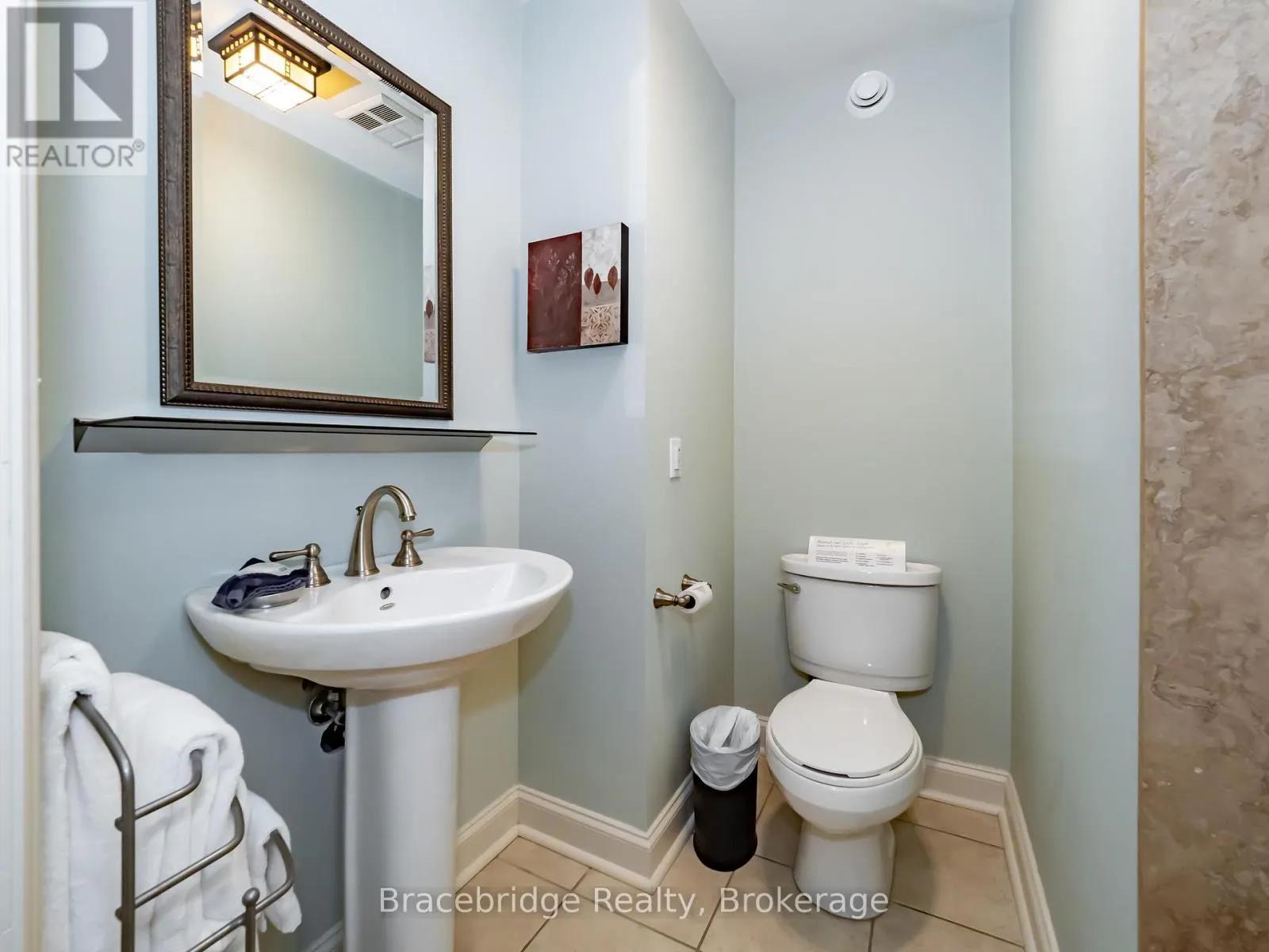 CARLING 9 W8 - 3876 MUSKOKA ROAD 118 HIGHWAY W