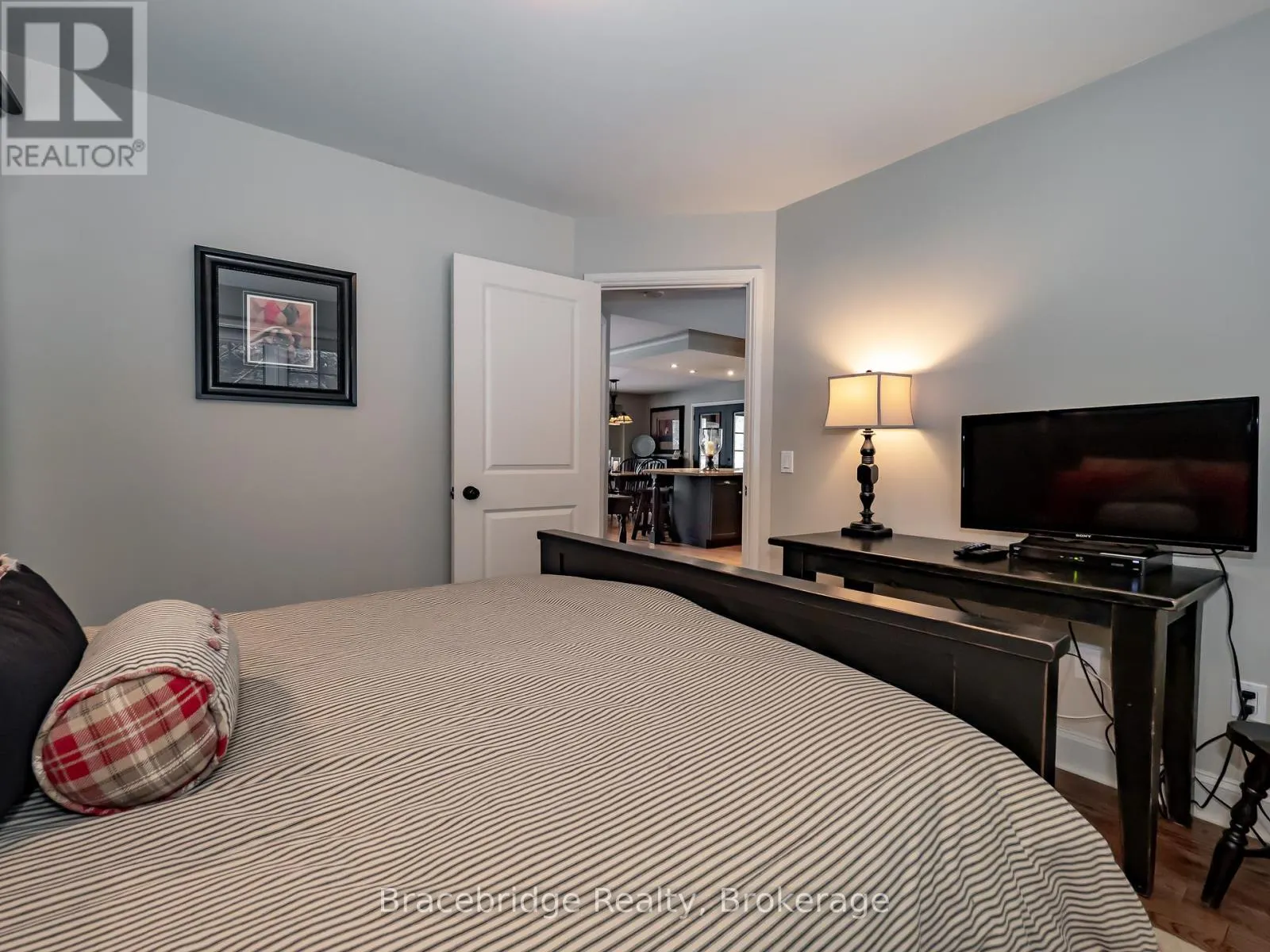 CARLING 9 W8 - 3876 MUSKOKA ROAD 118 HIGHWAY W