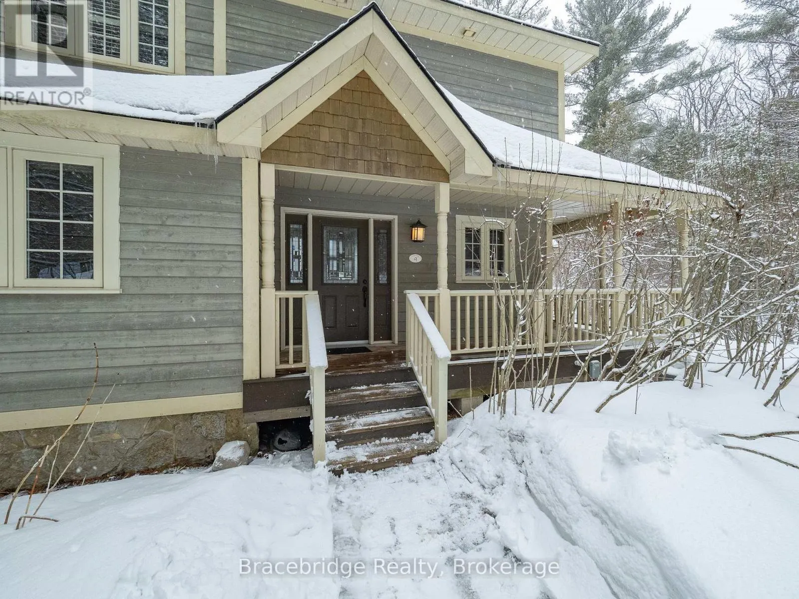 CARLING 9 W8 - 3876 MUSKOKA ROAD 118 HIGHWAY W