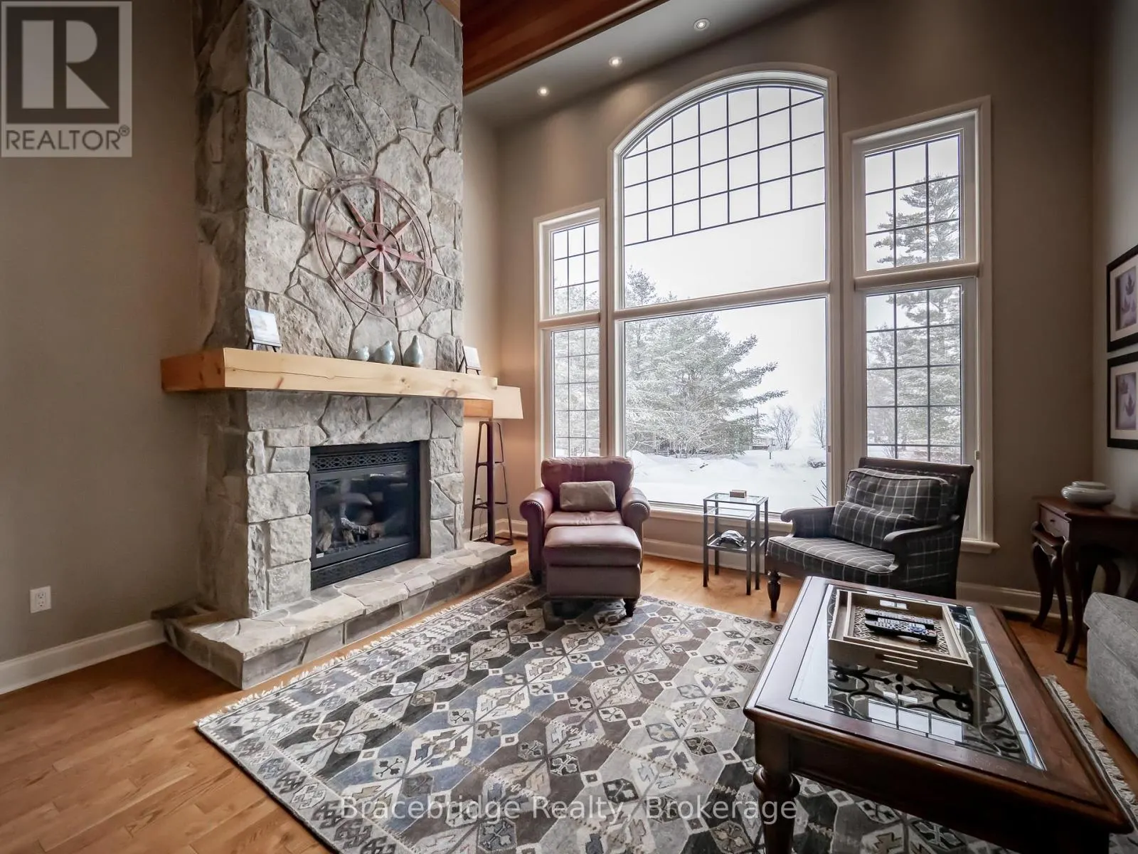 CARLING 9 W8 - 3876 MUSKOKA ROAD 118 HIGHWAY W