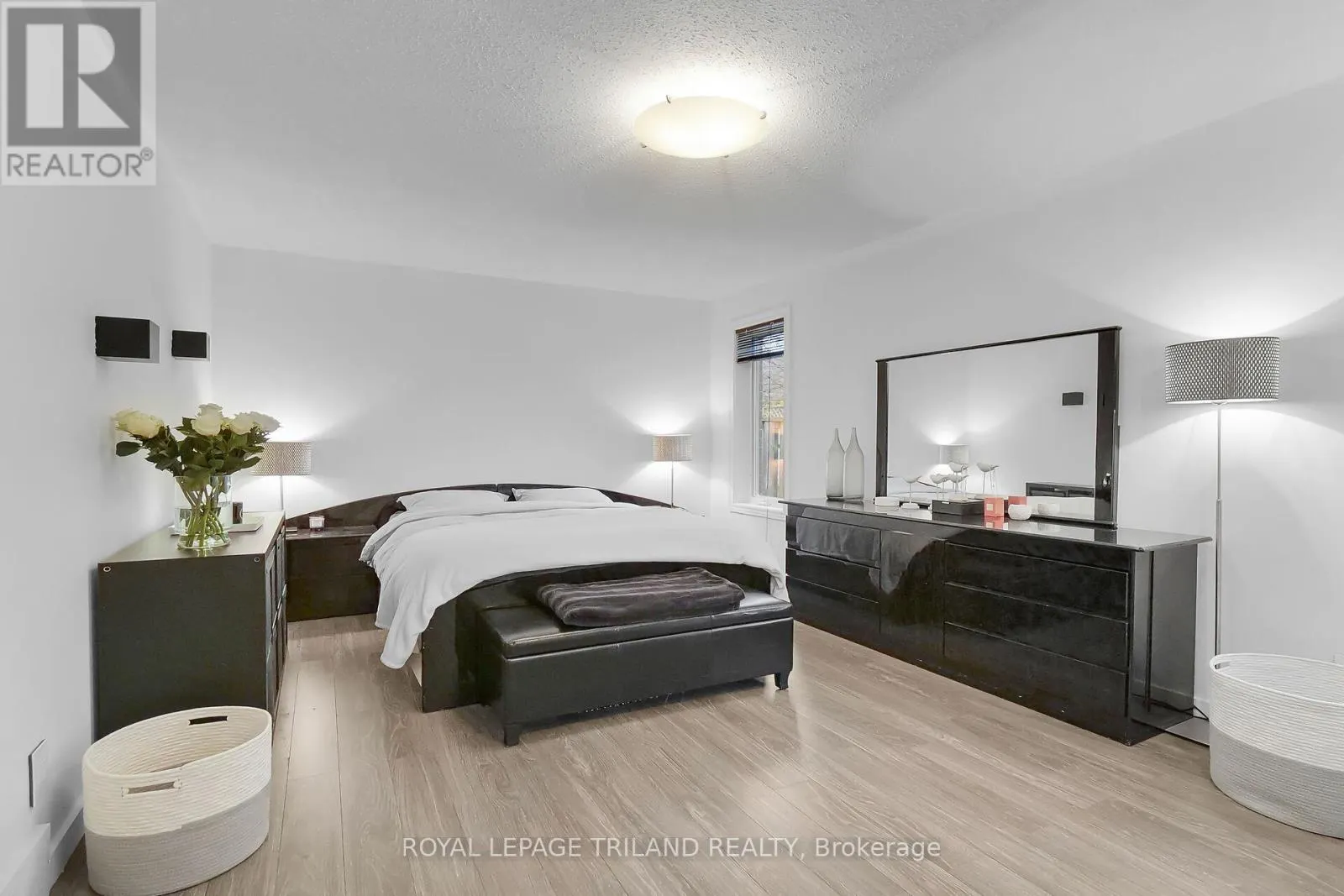 1008 THISTLEDOWN WAY