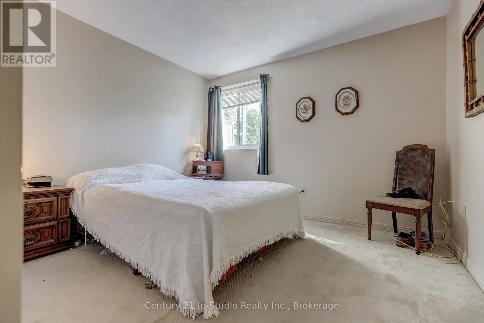 202 - 850 6TH STREET E, #202