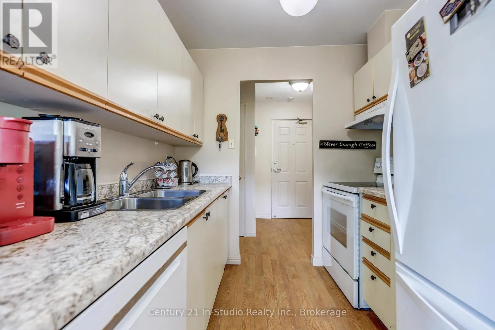 202 - 850 6TH STREET E, #202
