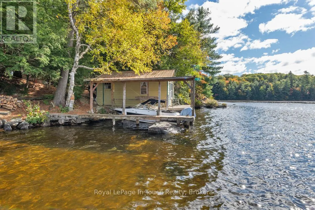 18 HEALEY LAKE