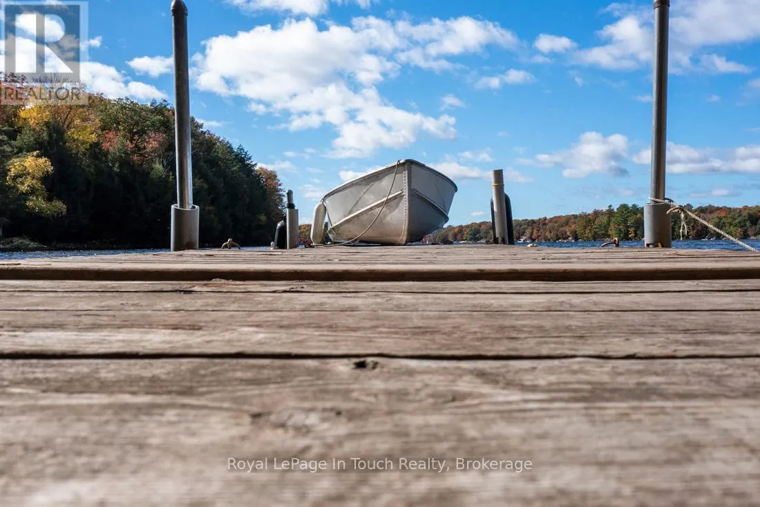 18 HEALEY LAKE