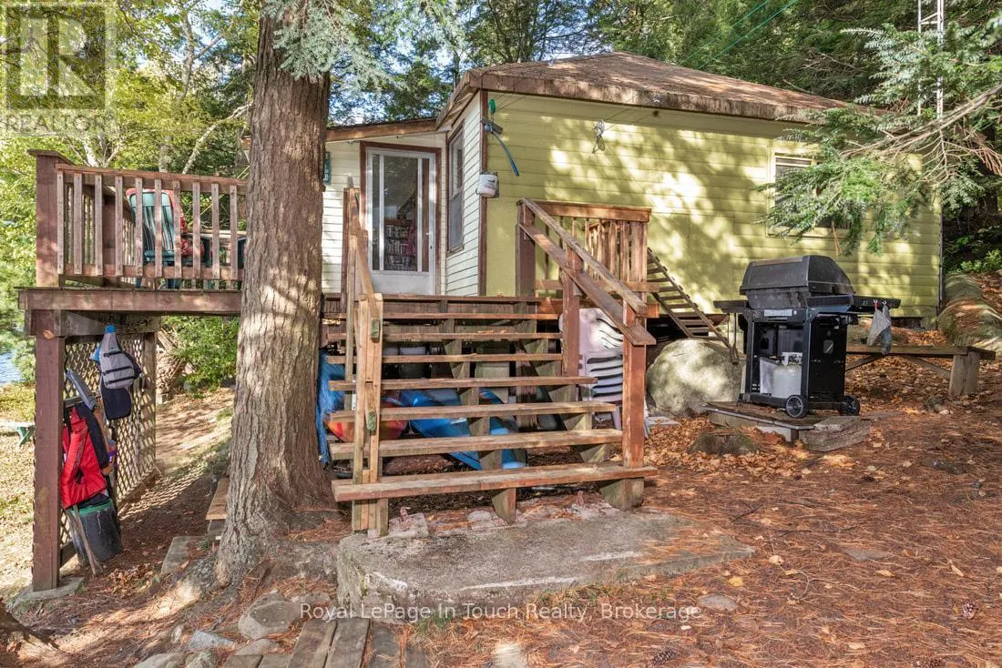 18 HEALEY LAKE