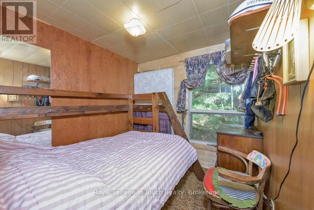 18 HEALEY LAKE