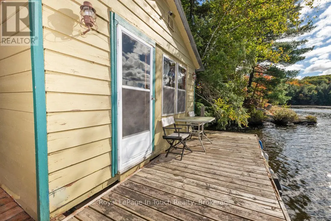 18 HEALEY LAKE