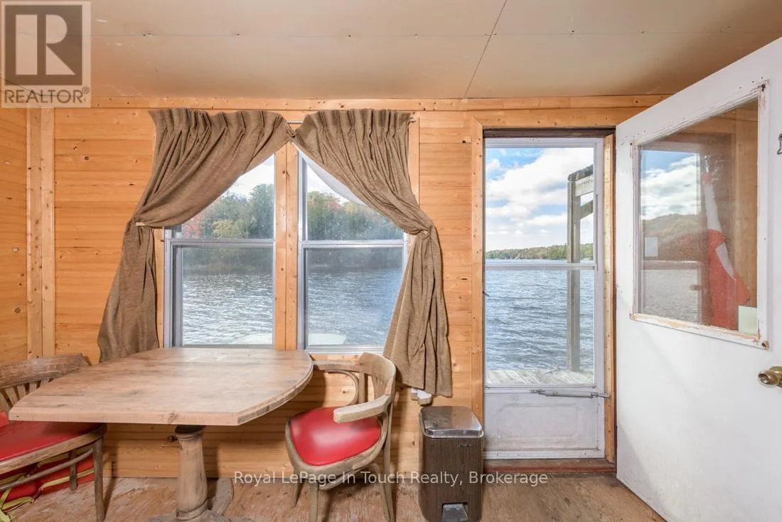 18 HEALEY LAKE