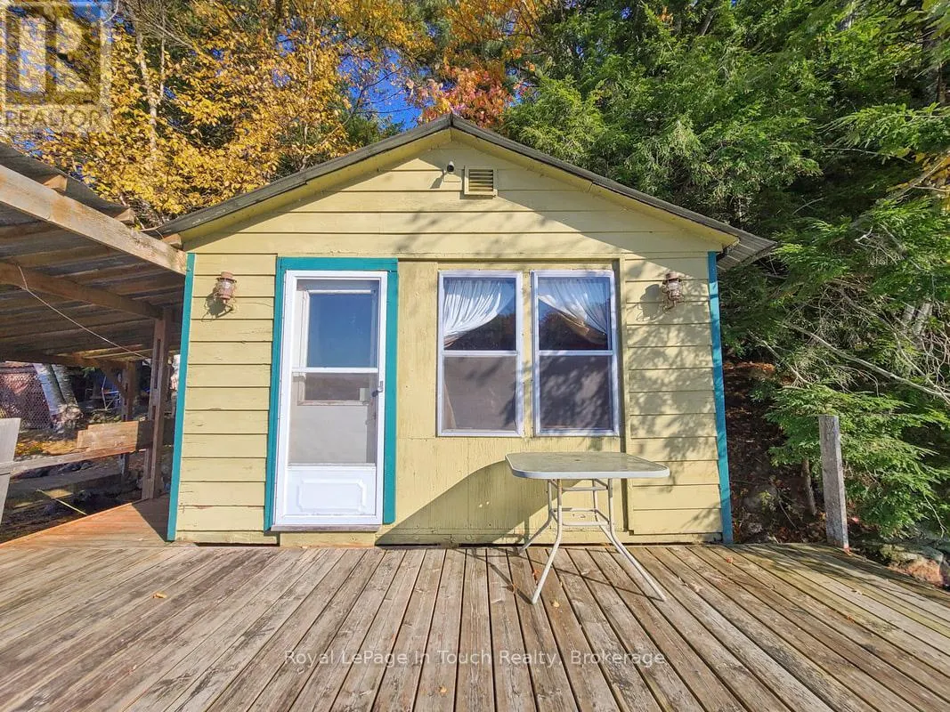 18 HEALEY LAKE