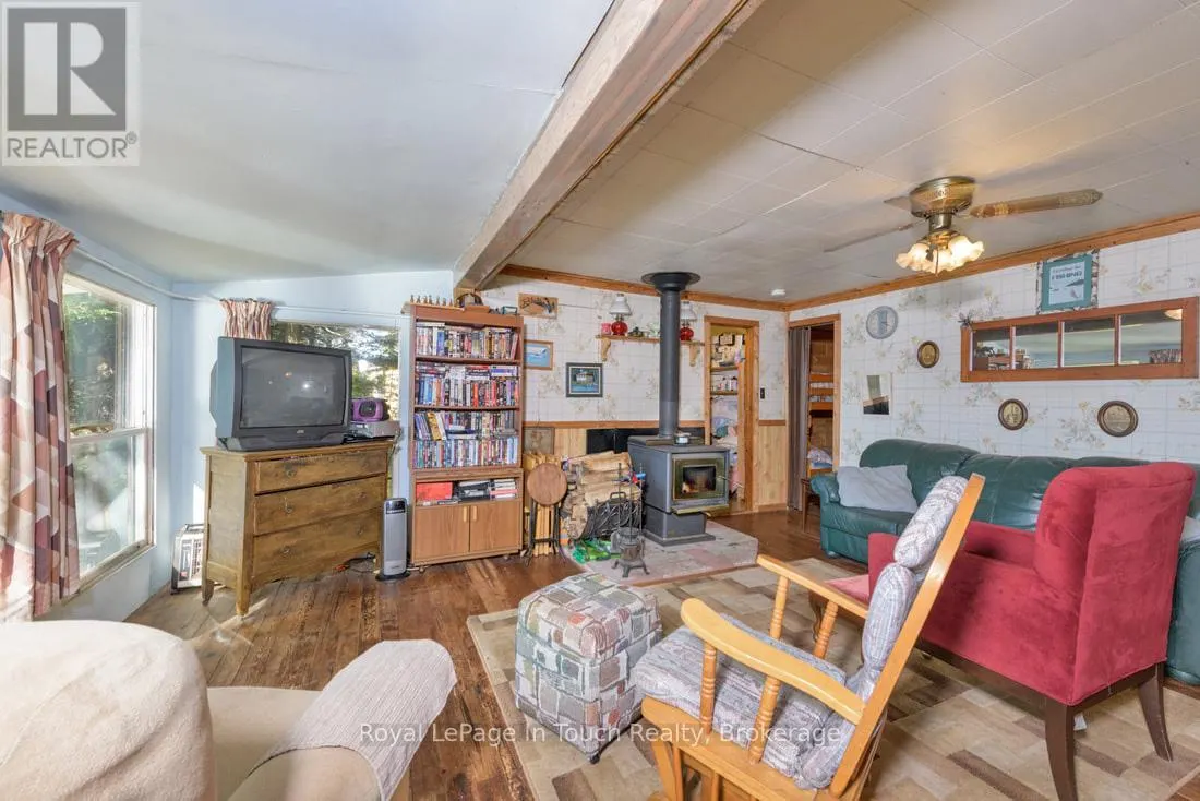 18 HEALEY LAKE