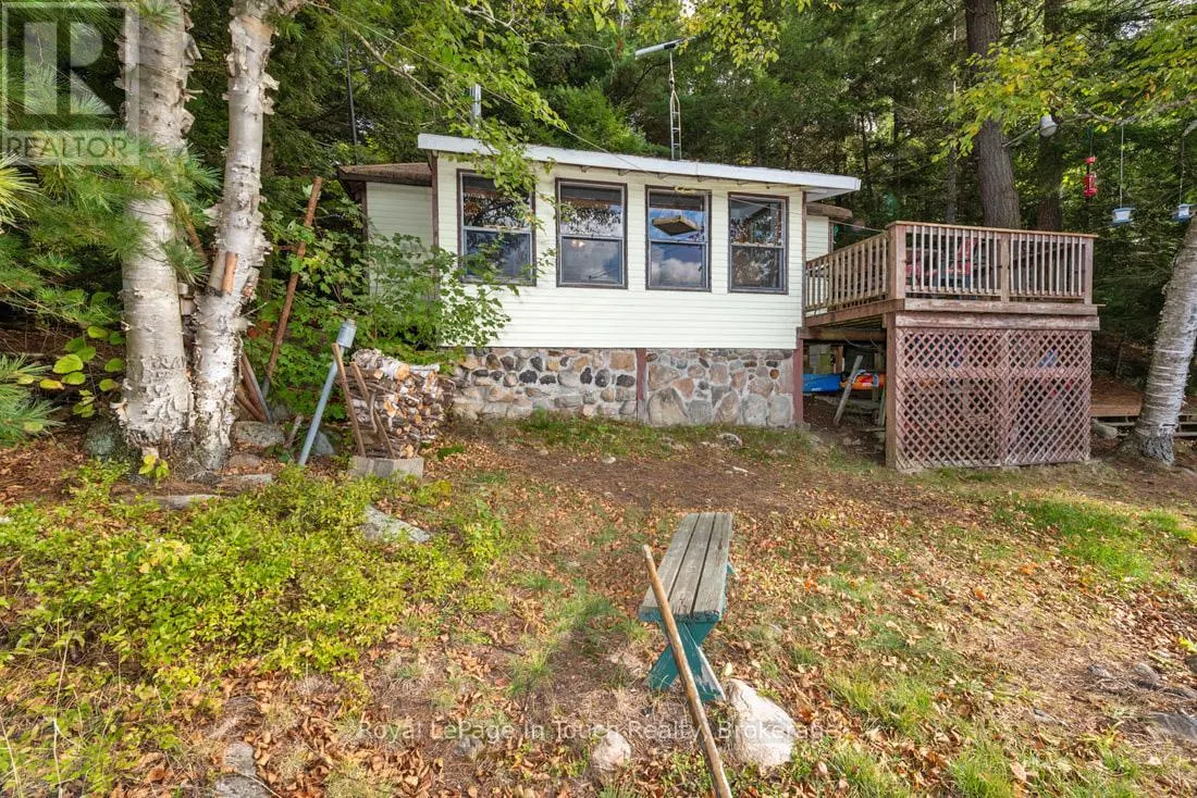 18 HEALEY LAKE