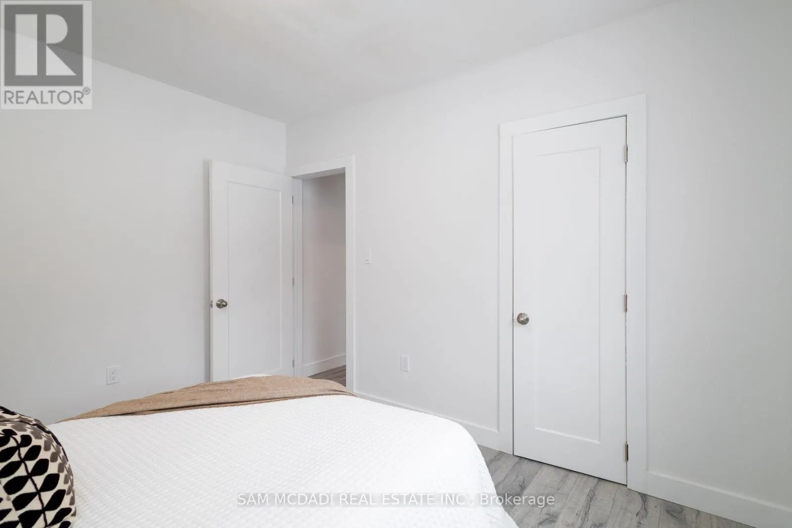 100 GREEN MOUNTAIN ROAD E