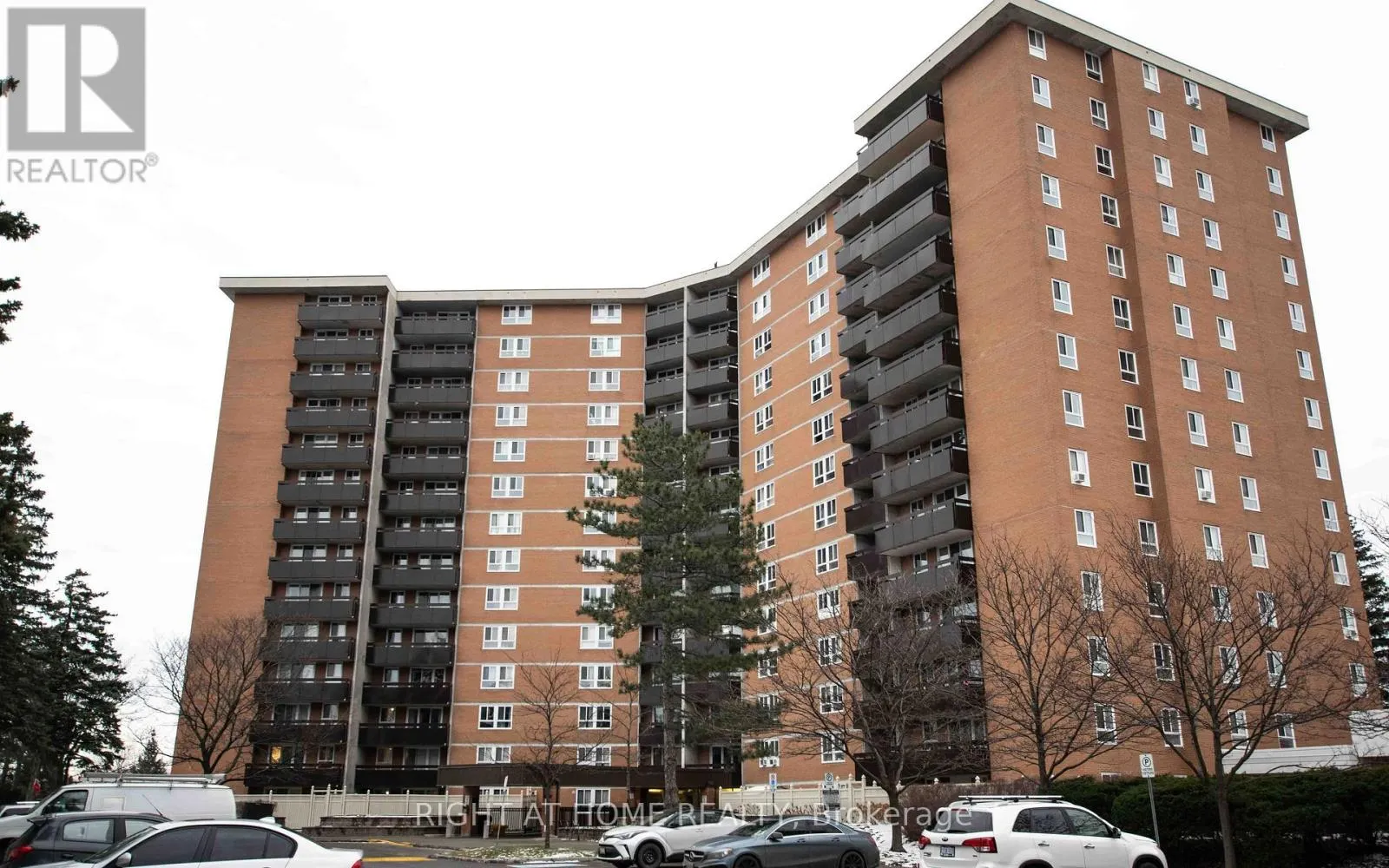 704 - 2020 JASMINE CRESCENT