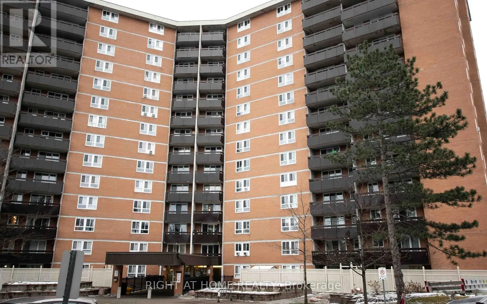 704 - 2020 JASMINE CRESCENT