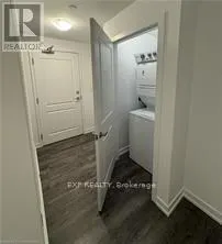 205 - 470 DUNDAS STREET E