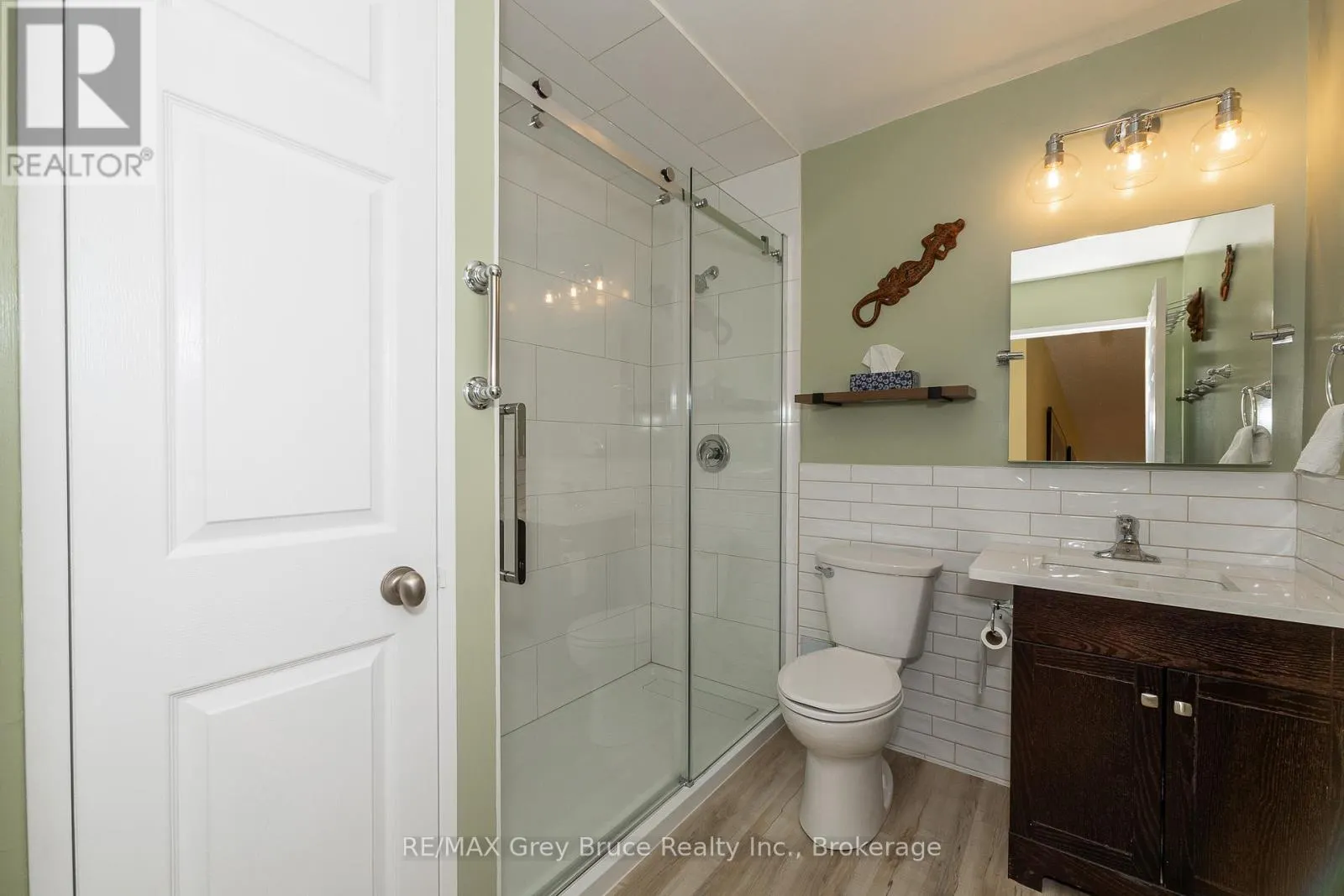 502 - 850 6TH STREET E, #502