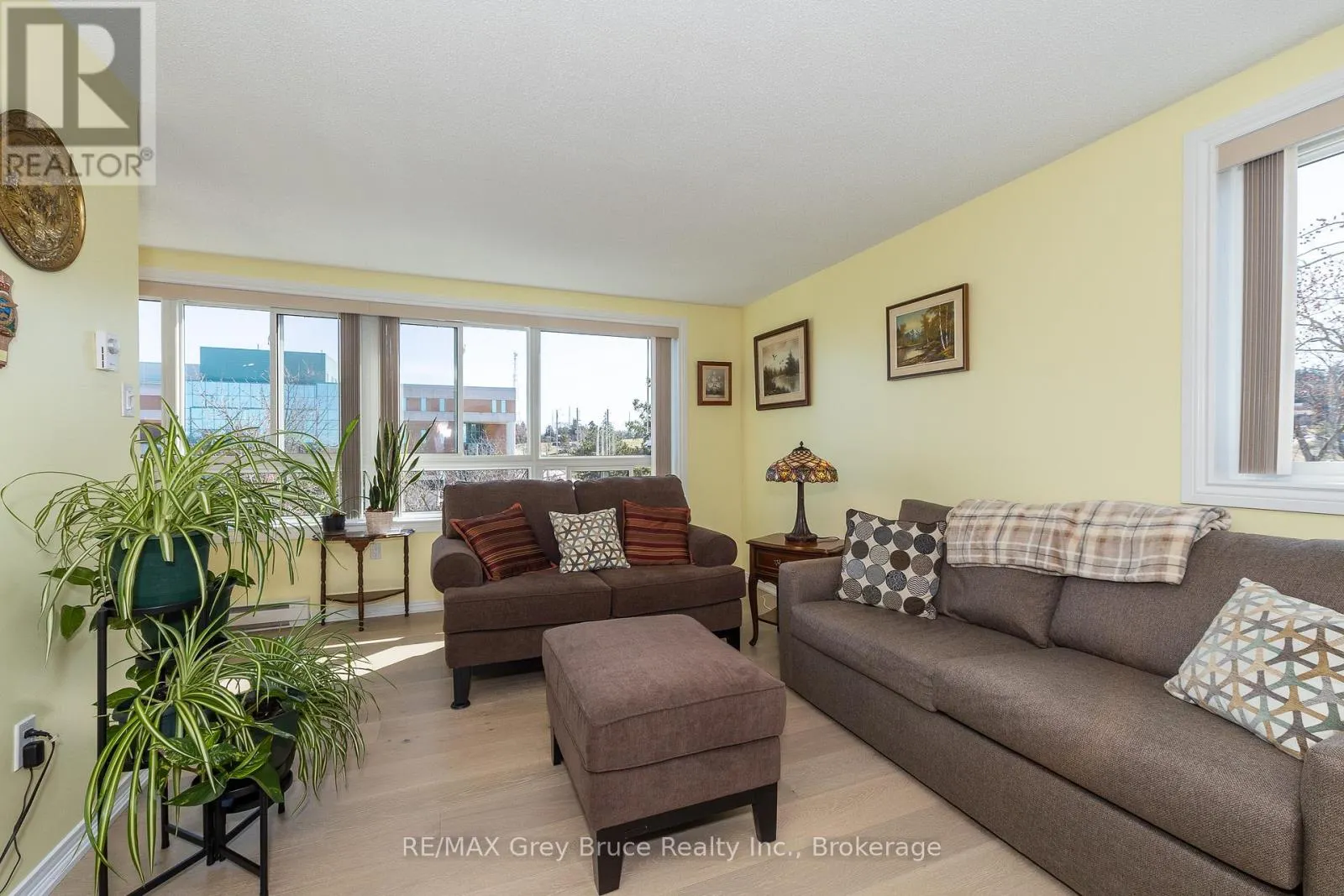502 - 850 6TH STREET E, #502