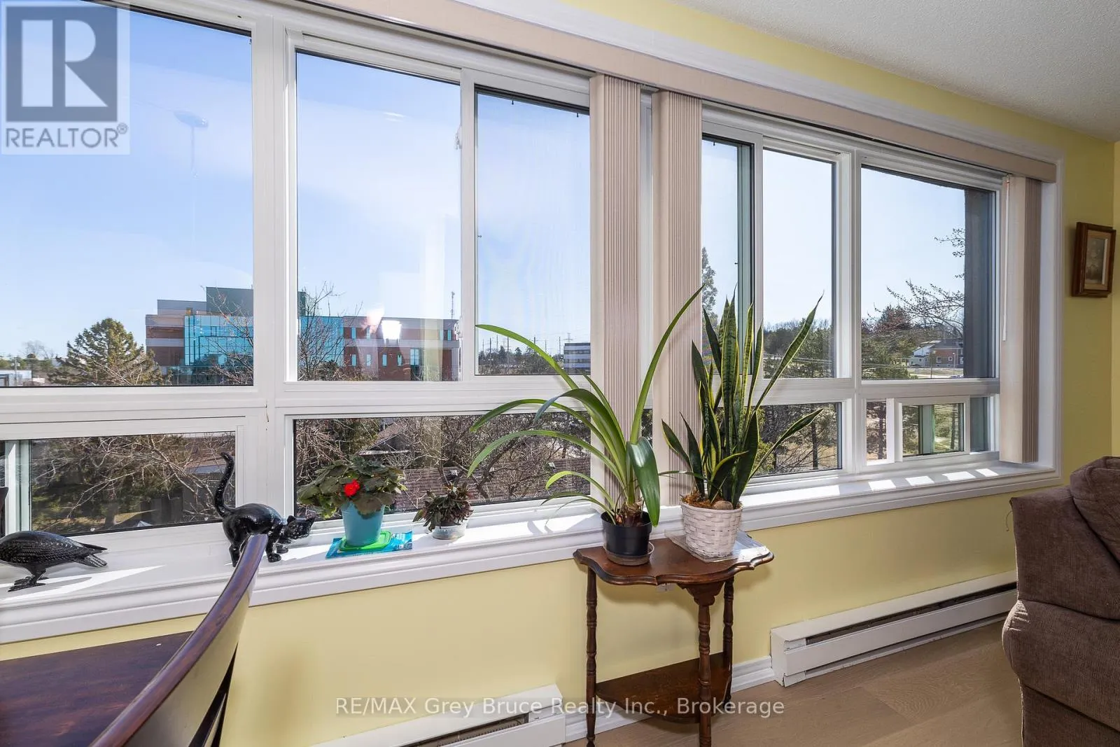 502 - 850 6TH STREET E, #502