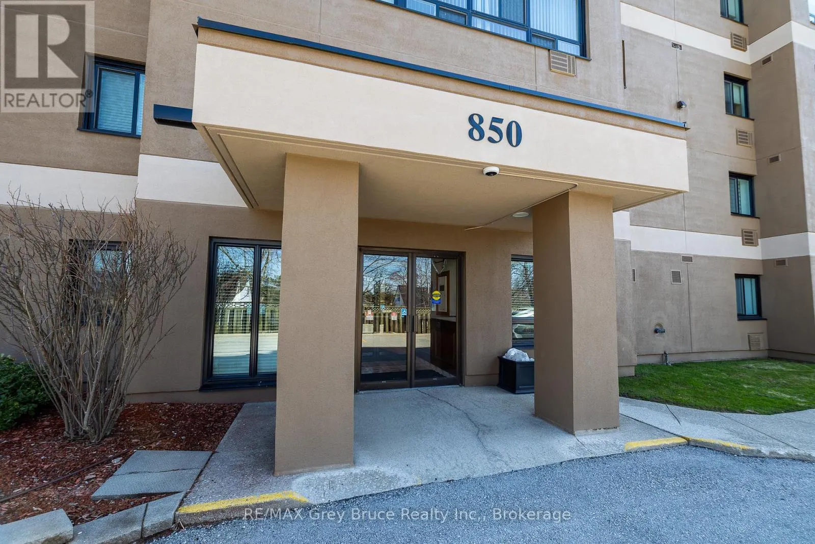 502 - 850 6TH STREET E, #502