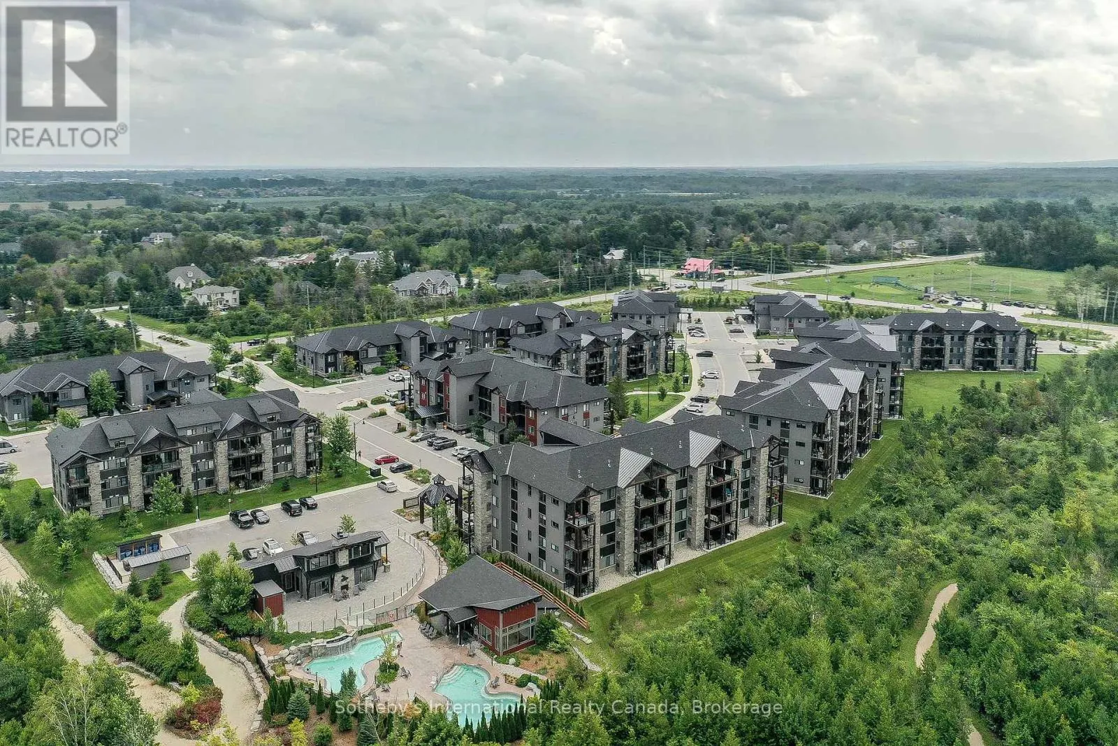 402 - 16 BECKWITH LANE, #402