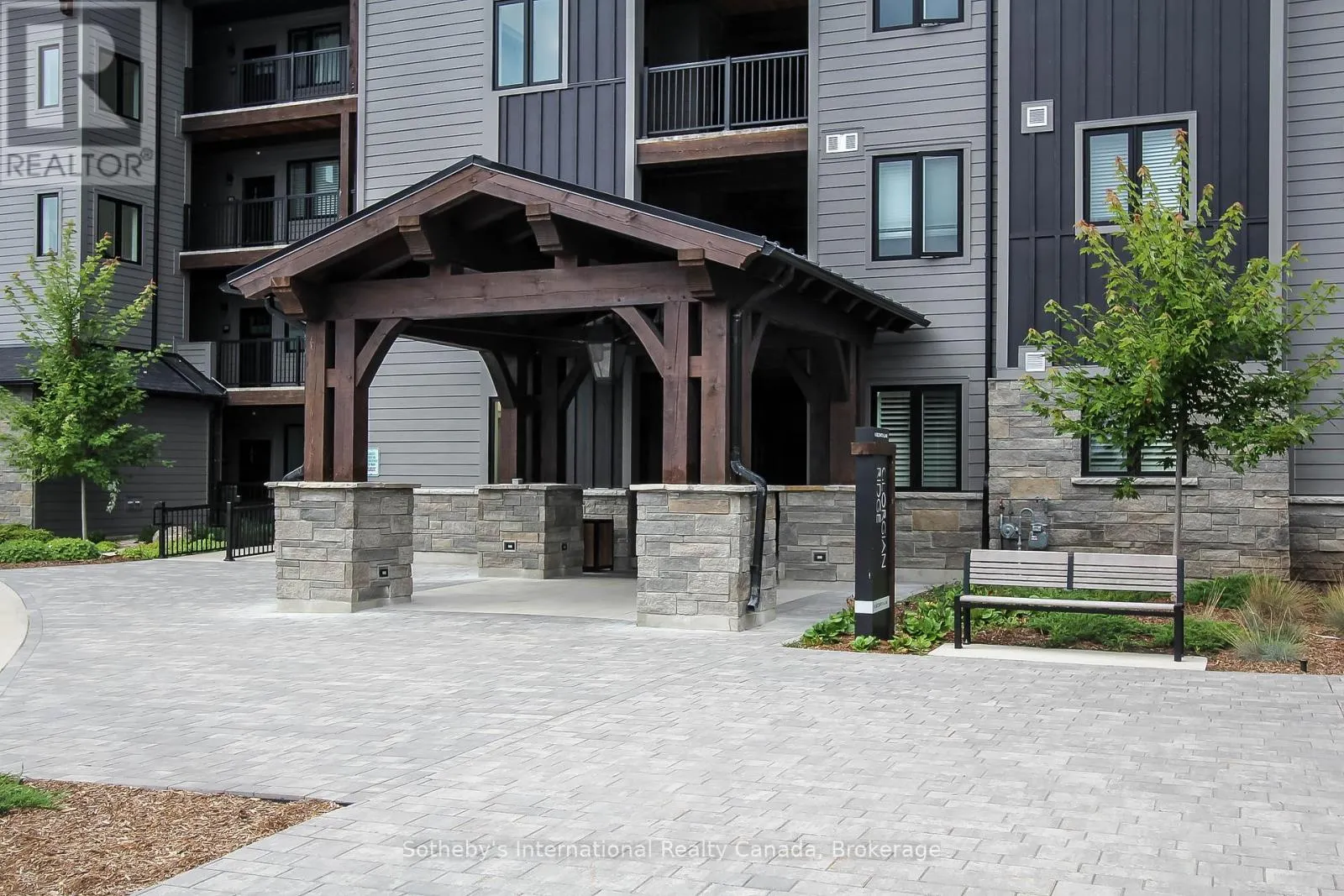 402 - 16 BECKWITH LANE, #402