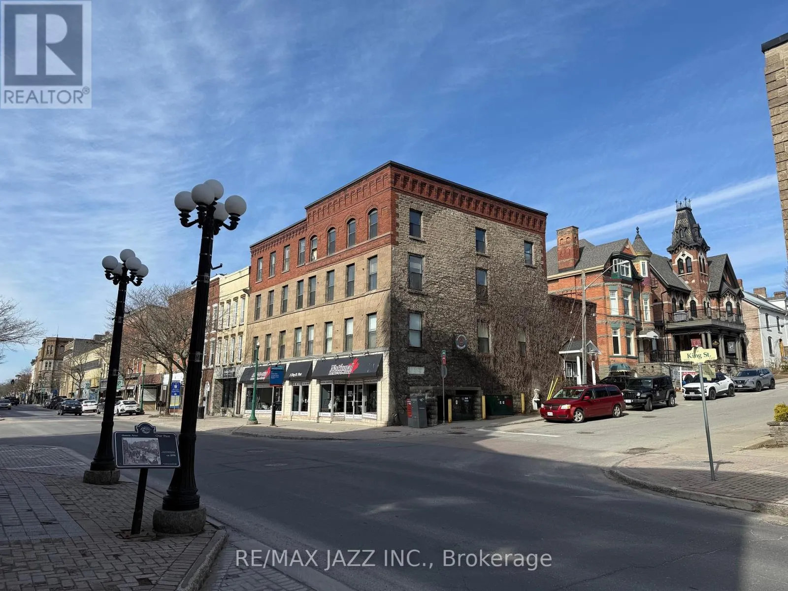 2 KING STREET W