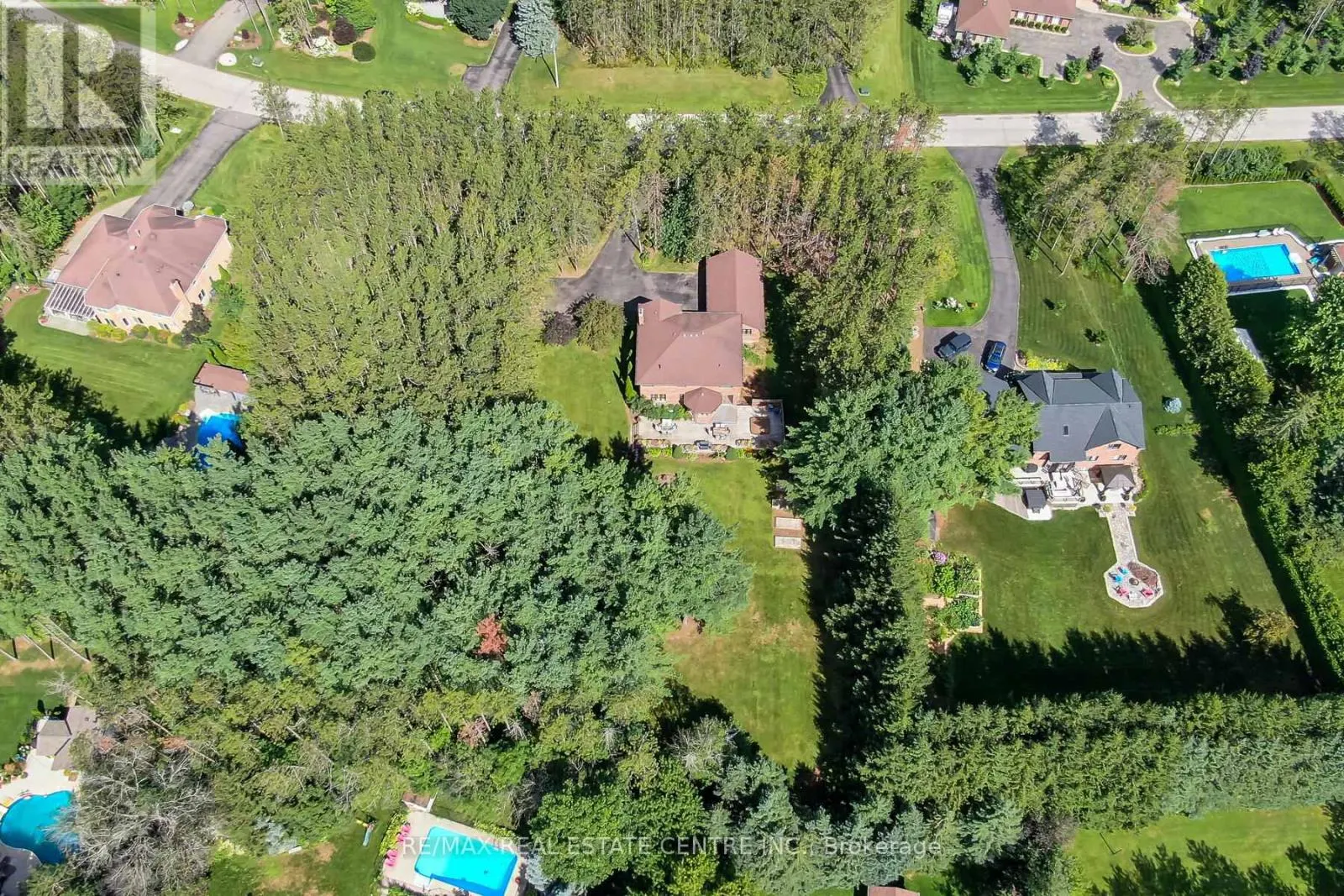 4 PINE RIDGE ROAD