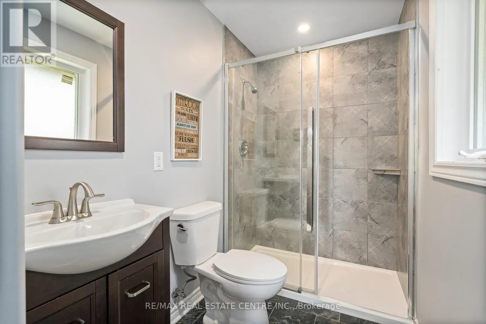 4 PINE RIDGE ROAD