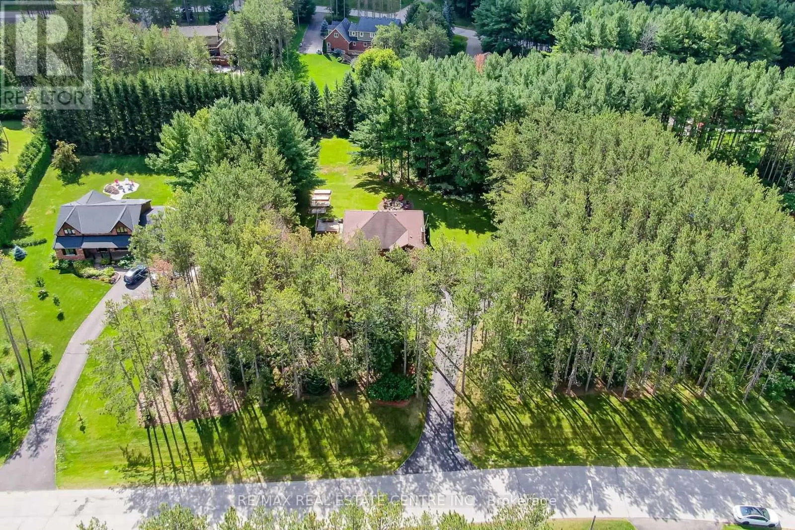 4 PINE RIDGE ROAD