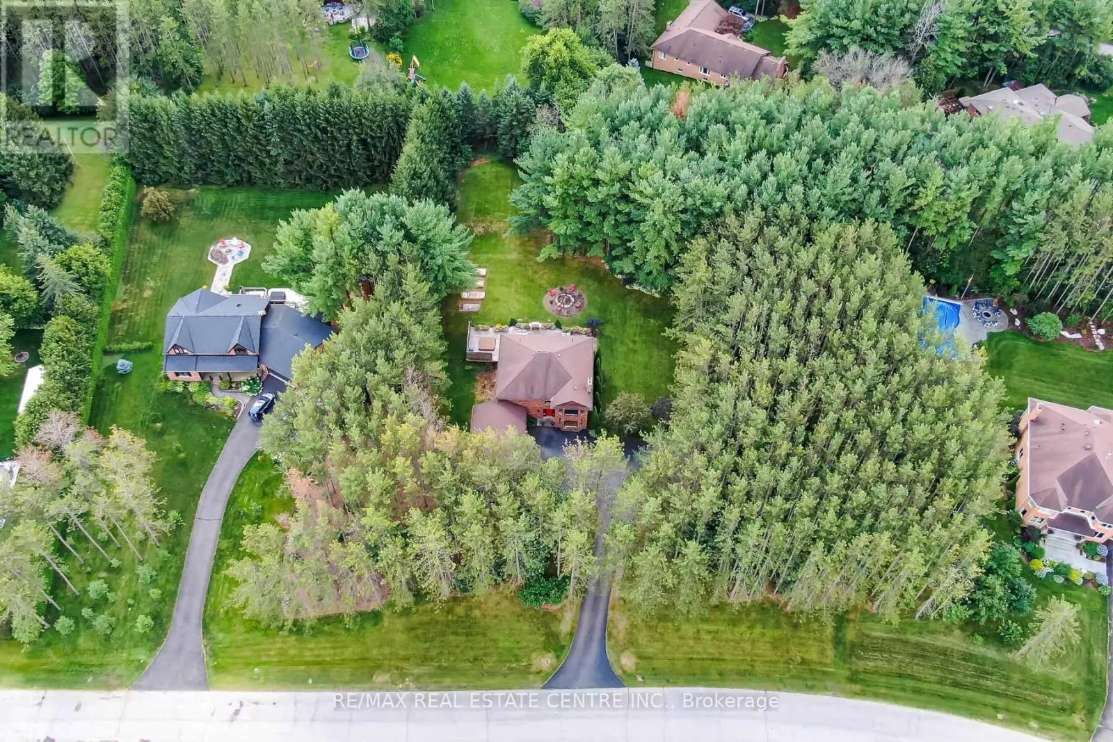 4 PINE RIDGE ROAD