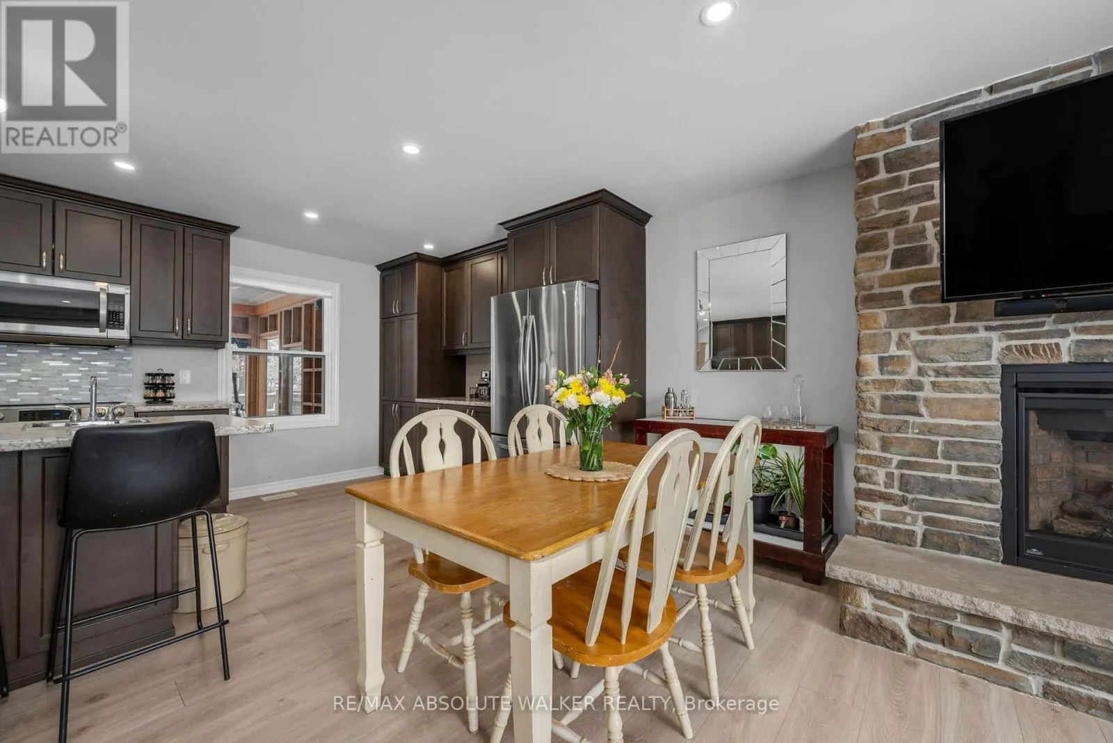 2477 MERIVALE ROAD