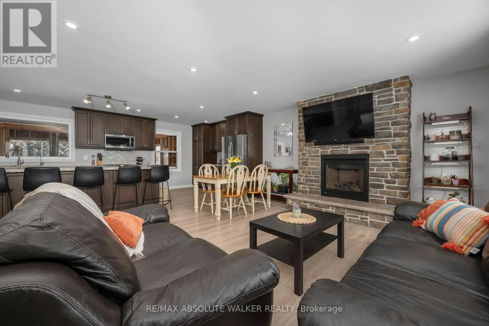 2477 MERIVALE ROAD