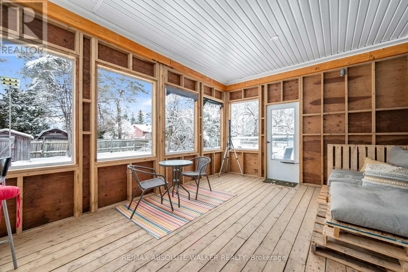 2477 MERIVALE ROAD