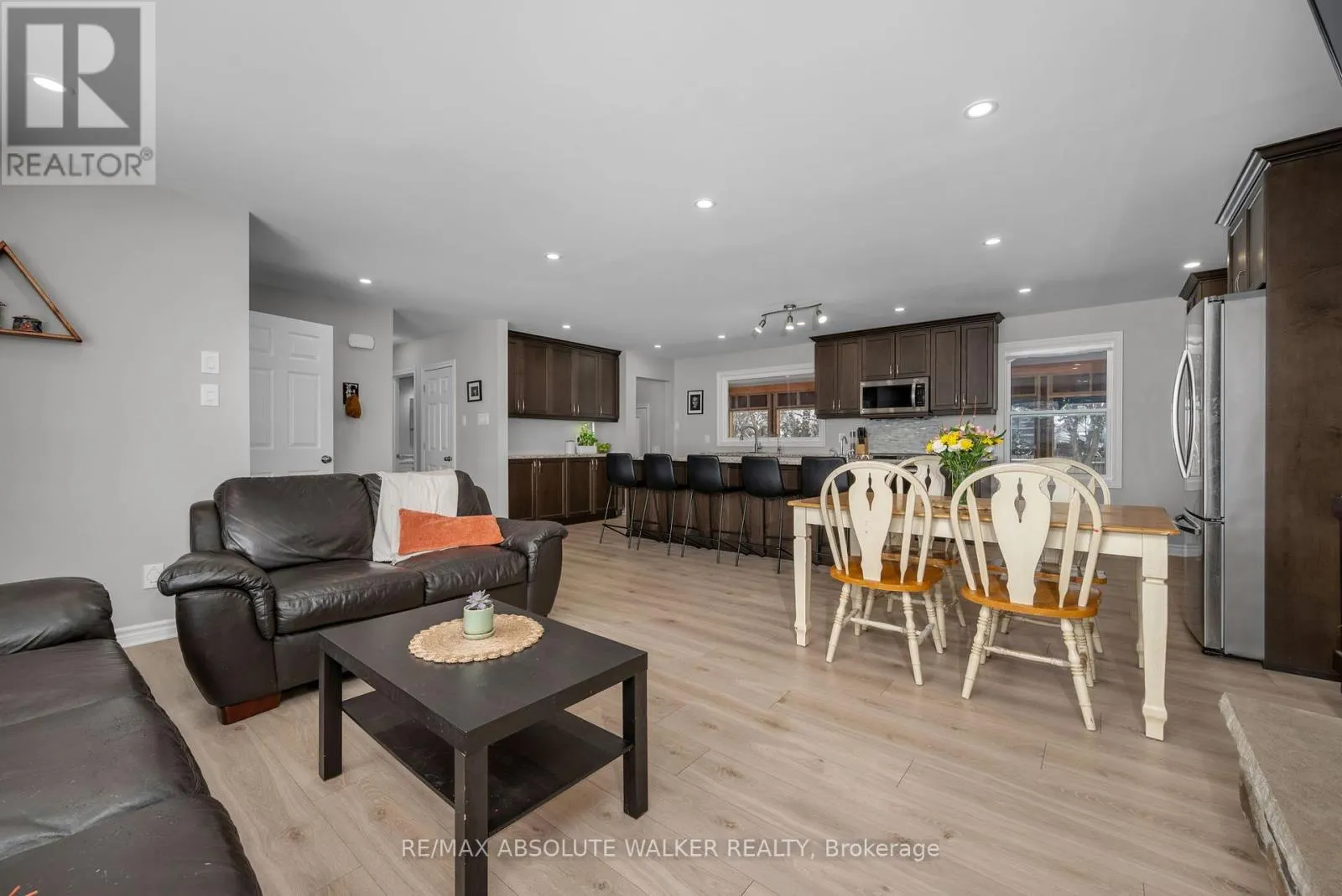 2477 MERIVALE ROAD