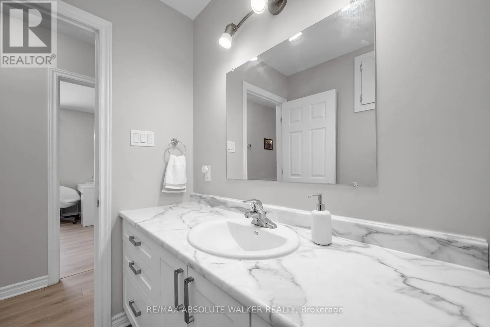 2477 MERIVALE ROAD