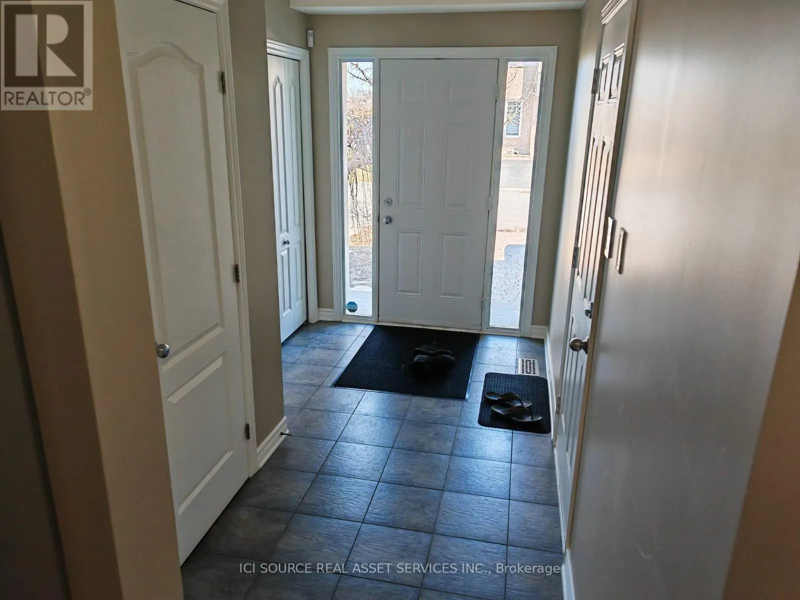 192 MOJAVE CRESCENT