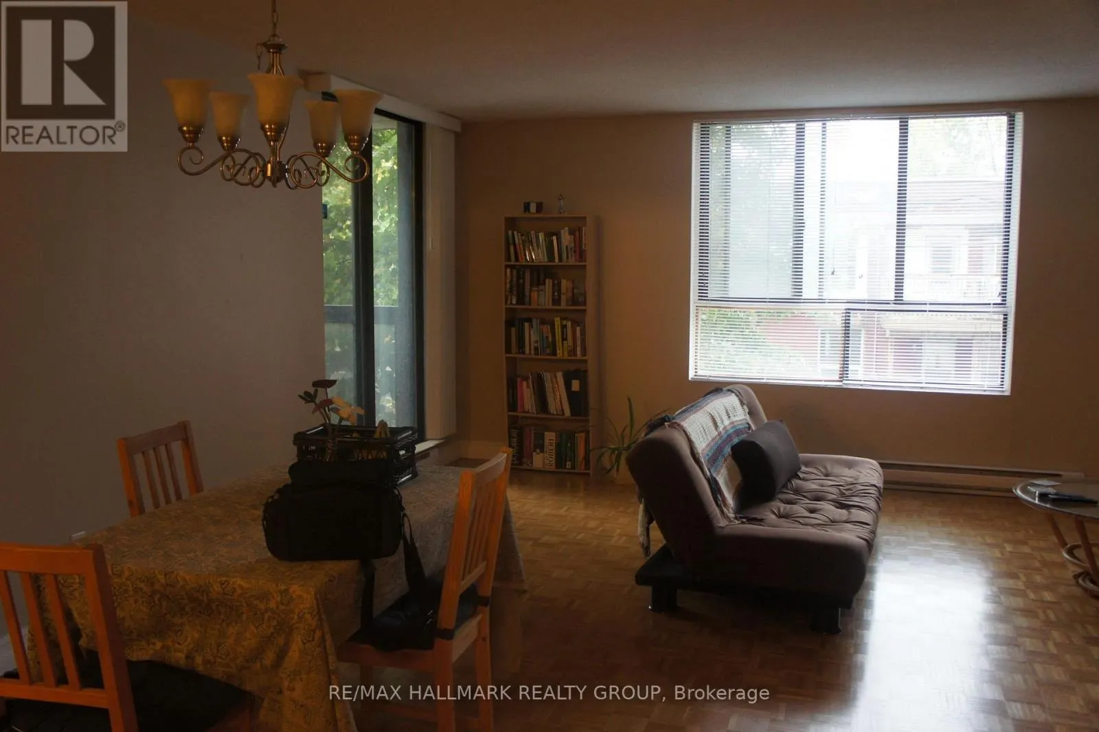 208 - 475 LAURIER AVENUE W