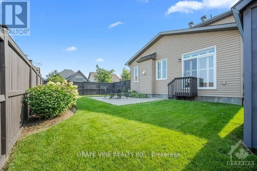 862 OAT STRAW WAY