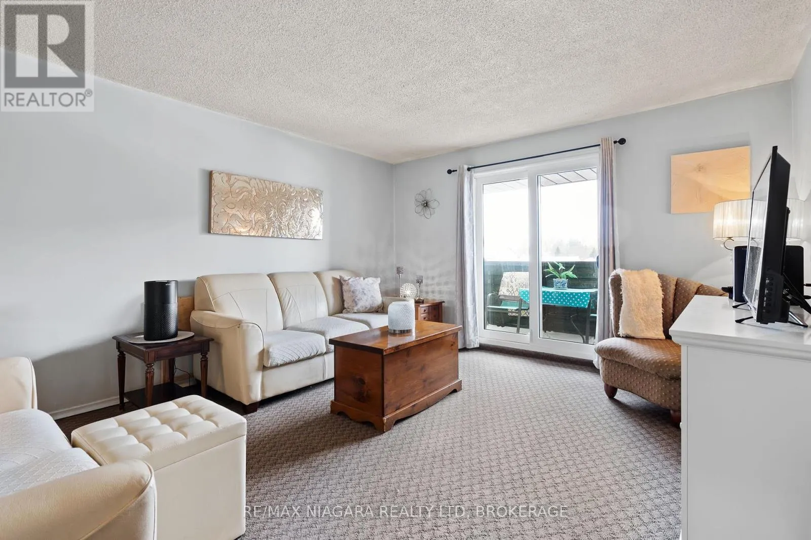 323 - 72 MAIN STREET E, #323