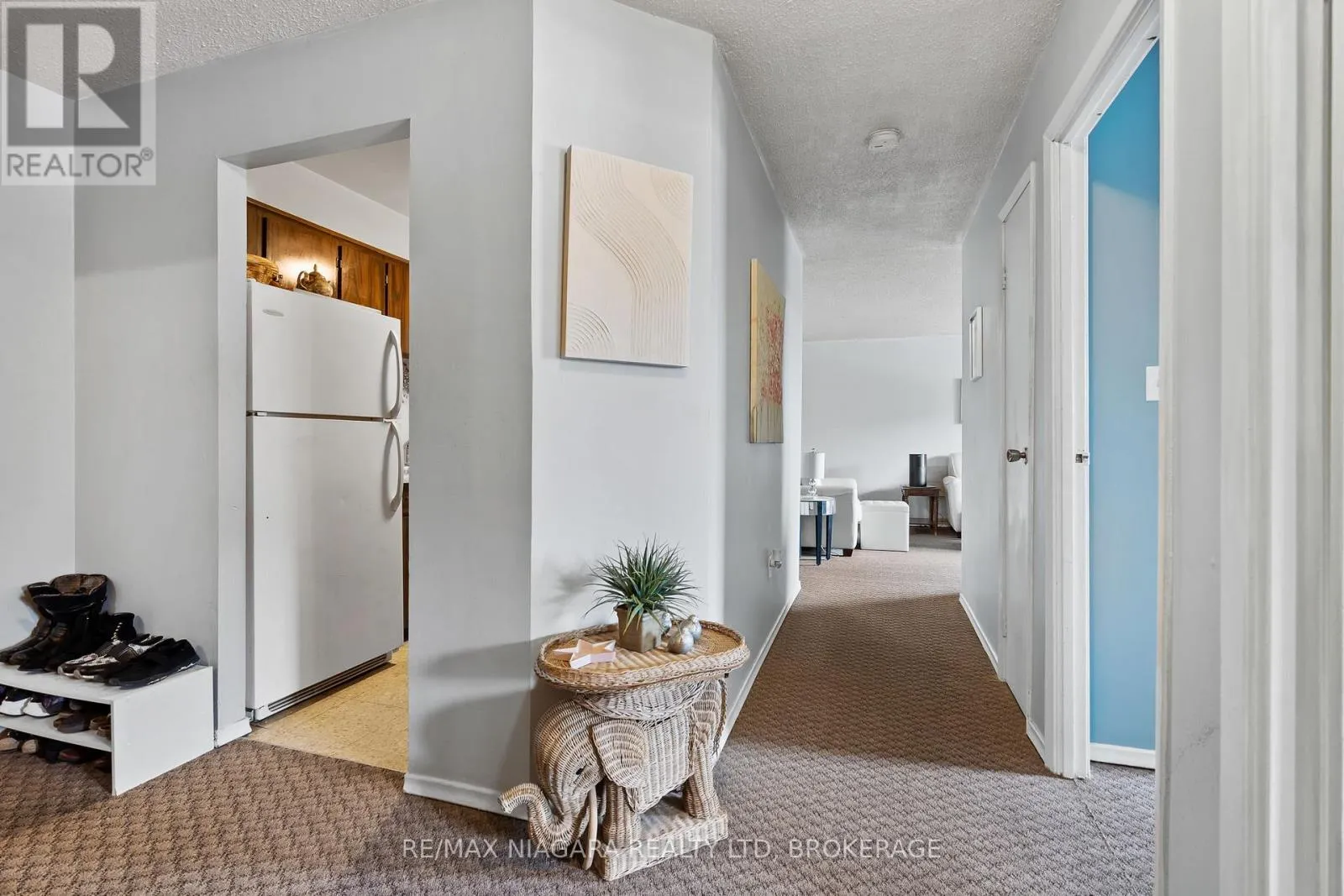 323 - 72 MAIN STREET E, #323