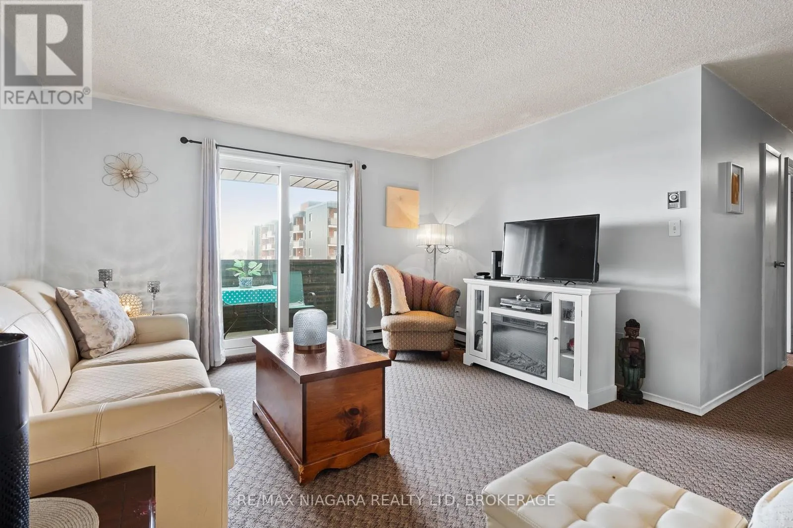 323 - 72 MAIN STREET E, #323