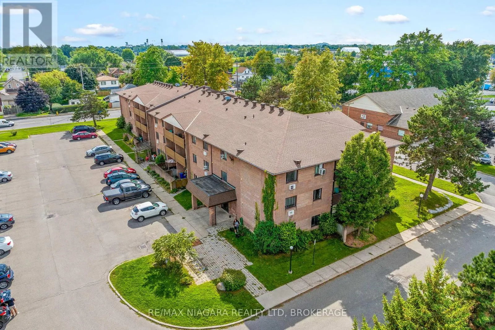 323 - 72 MAIN STREET E, #323