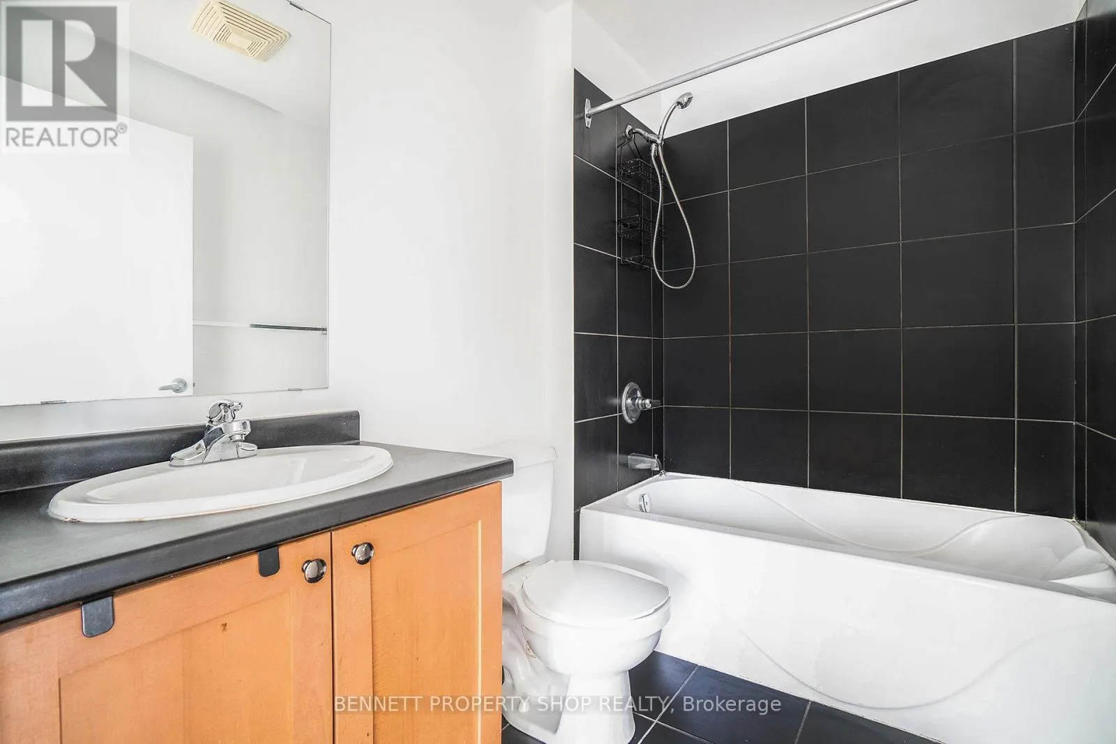 1204 - 70 LANDRY STREET