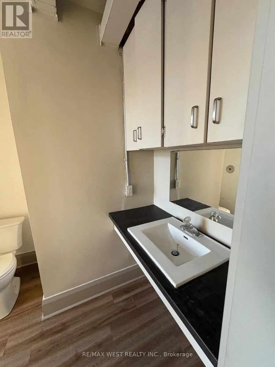 343 MERRITT STREET W
