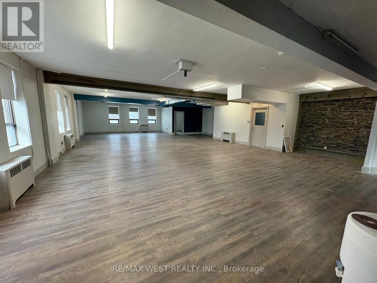 343 MERRITT STREET W