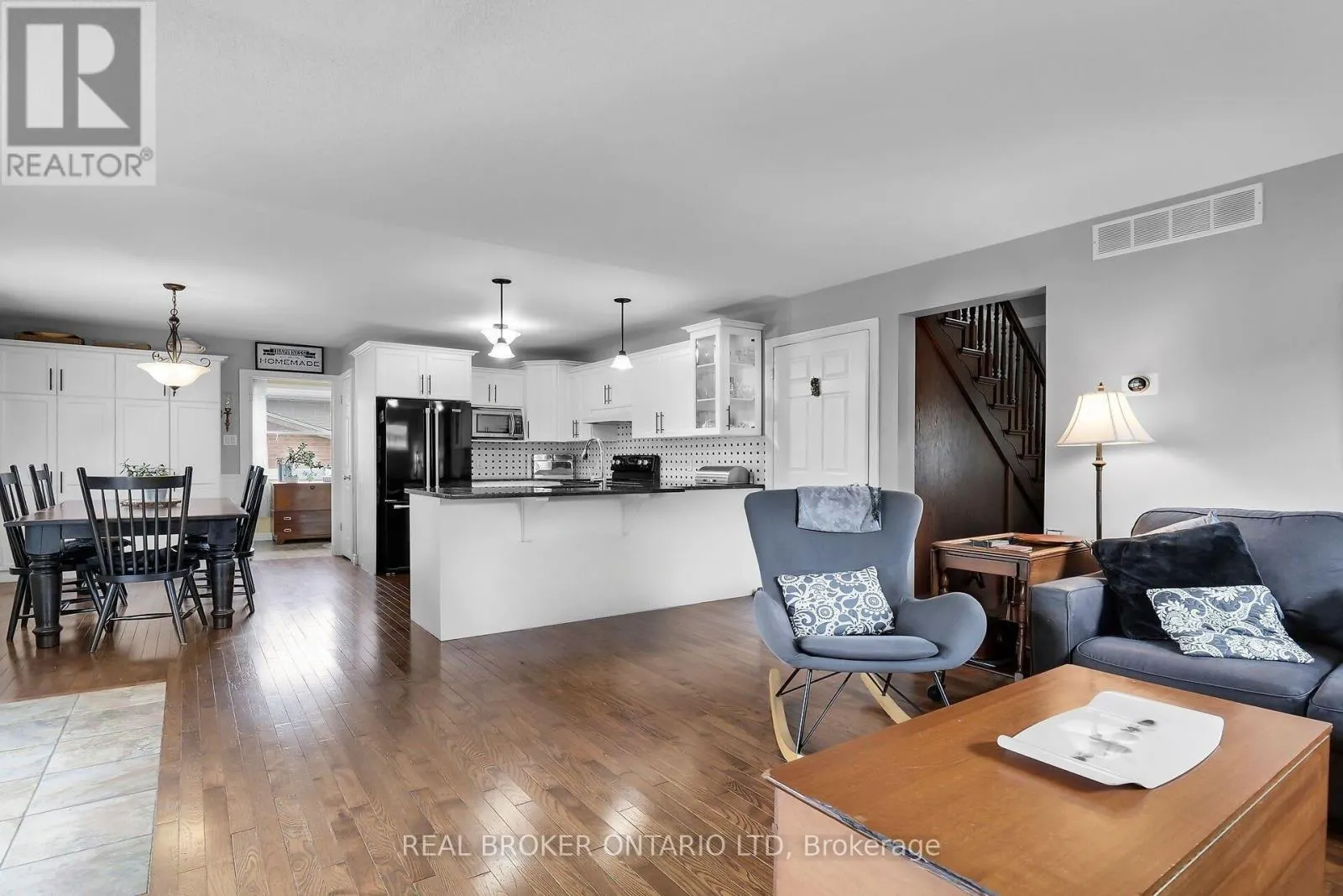 301&303 FRANCES STREET