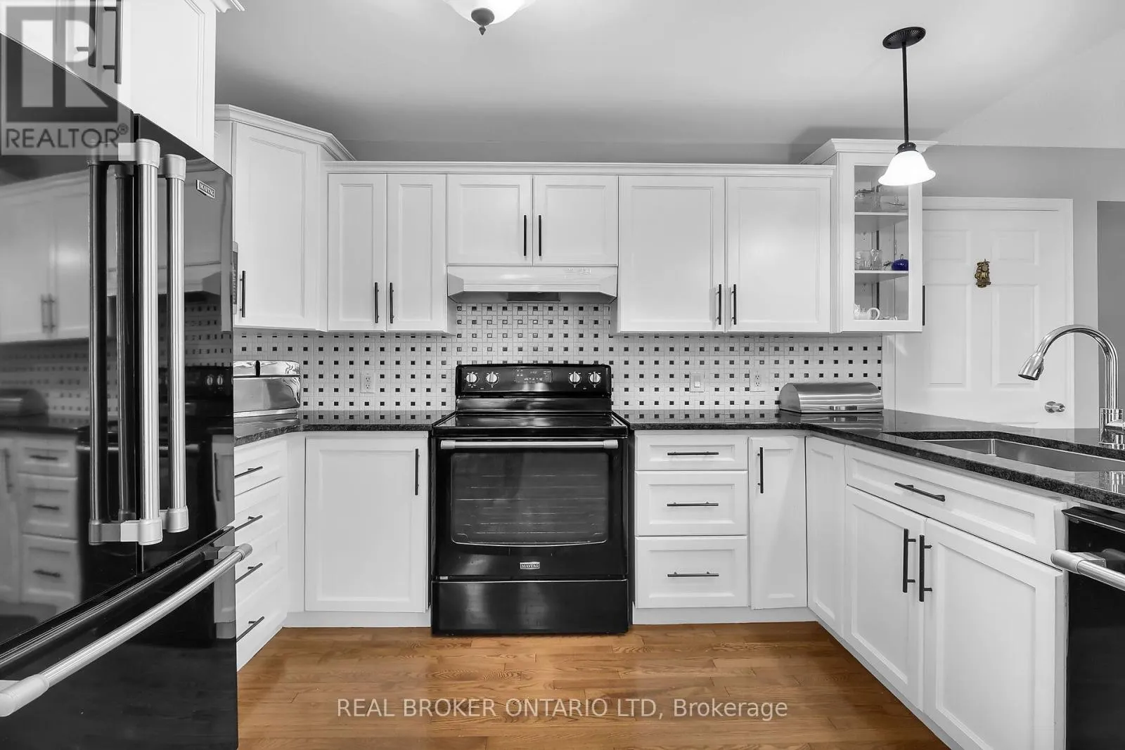 301&303 FRANCES STREET